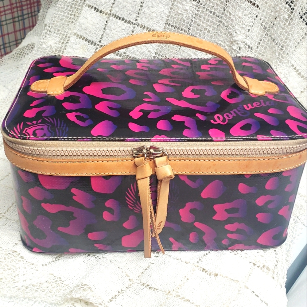 Consuela Train Case EUC